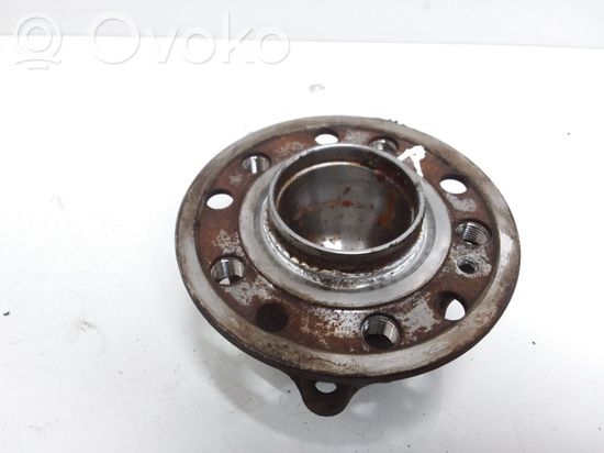 Mercedes-Benz C W205 Front wheel hub