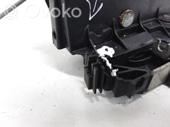 BMW 5 E60 E61 Front door lock 7167071