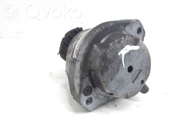 BMW 5 E60 E61 Engine mount bracket 6774619