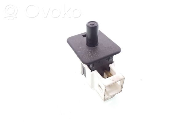 Mercedes-Benz E W211 Front door sensor 2028209410