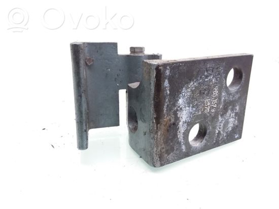 BMW X5 E53 Front door lower hinge 8265155 8265157