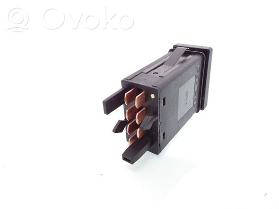 Volkswagen PASSAT B5.5 Hazard light switch