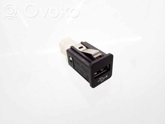 BMW 3 E92 E93 USB socket connector 9237656 923765601