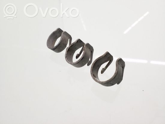 Audi A4 S4 B7 8E 8H Fuel Injector clamp holder