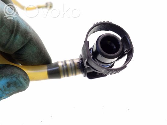 BMW 3 E46 Fuel line pipe