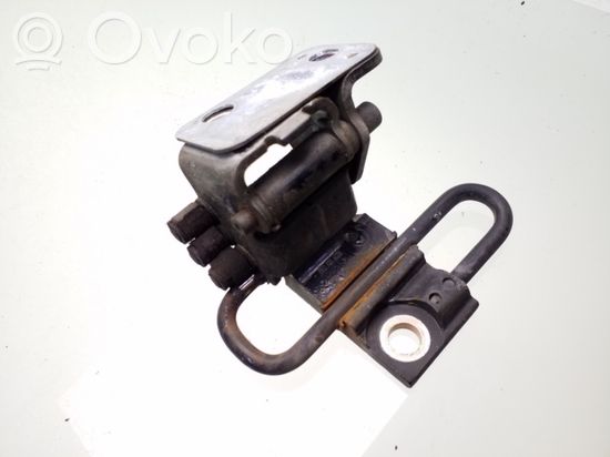 Audi A4 S4 B7 8E 8H Front door lower hinge 8E0831412B