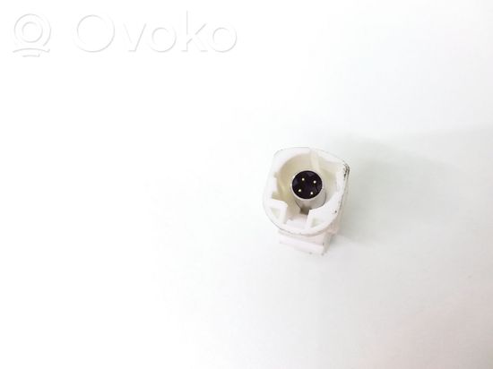 BMW 5 G30 G31 USB socket connector 9390501