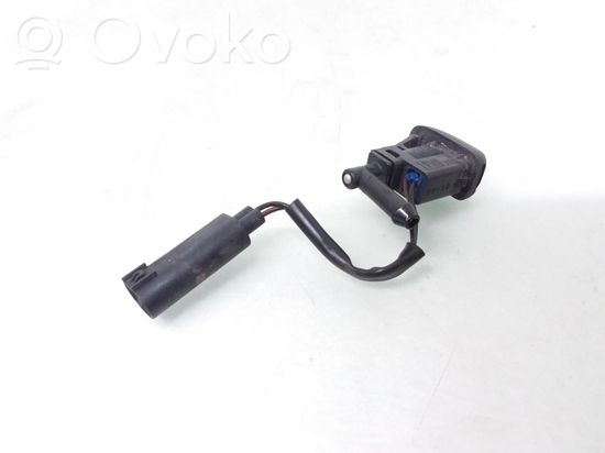 BMW 1 E81 E87 Windshield washer spray nozzle 7110851