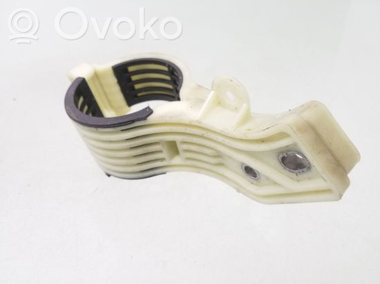 BMW 5 G30 G31 Fuel pump bracket