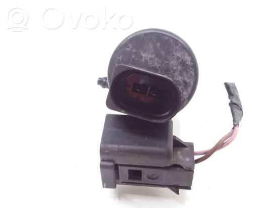 BMW 3 F30 F31 F80 Windscreen/windshield washer pump 7302588