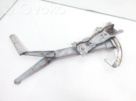 BMW 3 E30 Front door manual window regulator 1932394