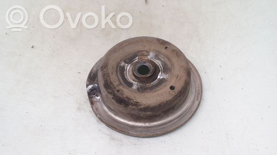 BMW 5 E39 Coil spring mount