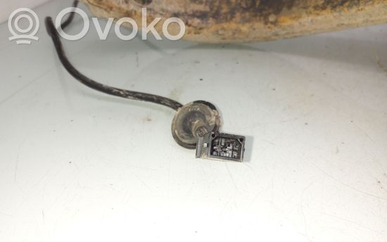 Audi A4 S4 B5 8D Front wheel hub spindle knuckle 8D0407257