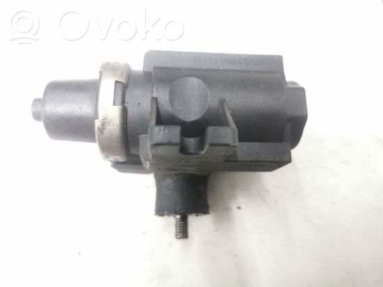 BMW 5 E39 Turbo solenoid valve 722796 2247906