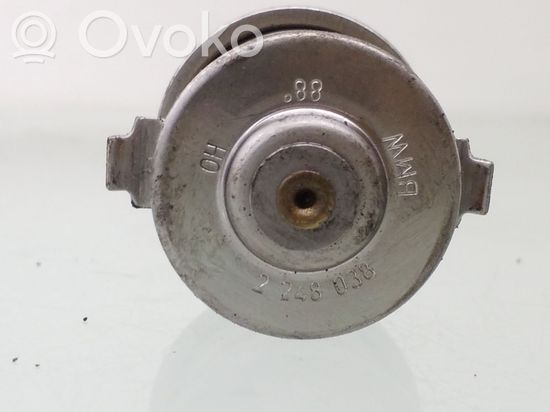 BMW 5 E39 Thermostat/thermostat housing 2248038