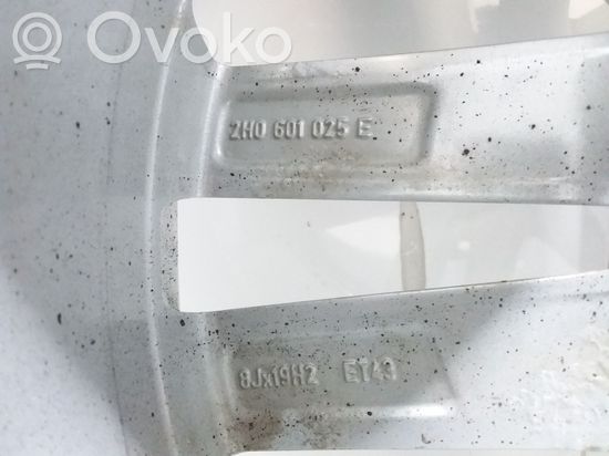 Volkswagen Amarok R 19 spare wheel 2H0601025E 25555R19111H CONTINENTAL