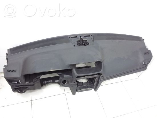Mercedes-Benz E A207 Dashboard A2078320045