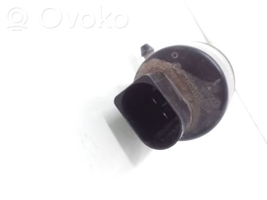 Mercedes-Benz E A207 Windscreen/windshield washer pump 2218690121