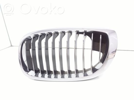 BMW 3 E46 Front grill 7064323 51137064323 7064321