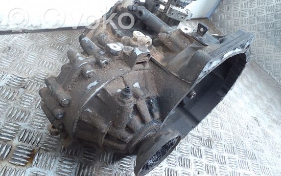 Volkswagen PASSAT B3 Manual 5 speed gearbox CHA CHA19073 357721261