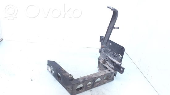 Audi A8 S8 D2 4D Fender mounting bracket 4D0821137AL 4D0807253L