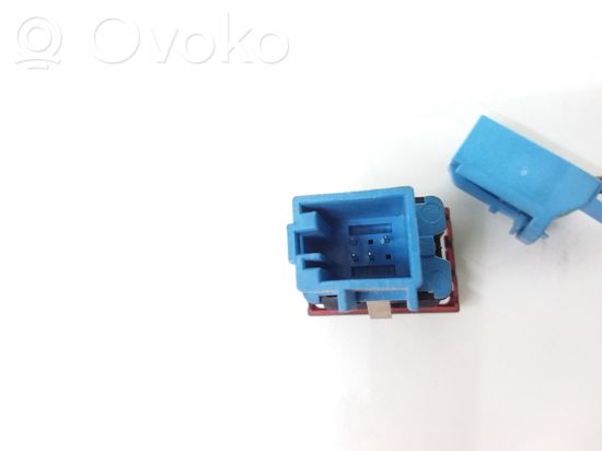 Volkswagen Caddy Hazard light switch 2K0953509