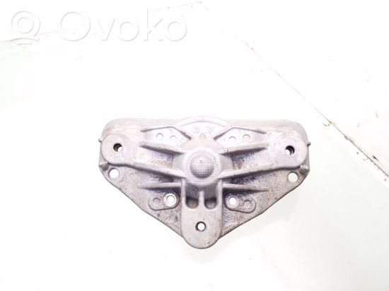 Volkswagen Touareg I Front shock absorber mounting bracket 7L0412391