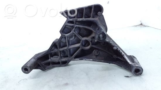 Volkswagen PASSAT B6 Engine mounting bracket 03G199207F