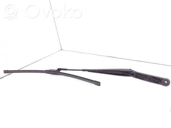Volkswagen Golf V Front wiper blade arm 1Q1955409