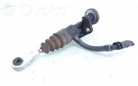 Volkswagen PASSAT B5 Clutch slave cylinder 8E1721401