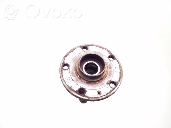 Volkswagen PASSAT B6 Rear wheel hub