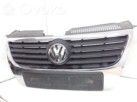 Volkswagen PASSAT B6 Front bumper upper radiator grill 3C0853651