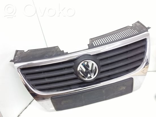 Volkswagen PASSAT B6 Front bumper upper radiator grill 3C0853651