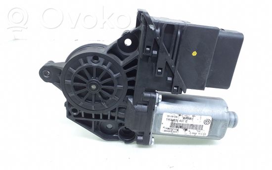 Volkswagen Golf V Rear door lock 1K4839401E