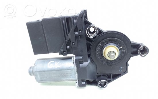 Volkswagen Golf V Rear door lock 1K4839401E