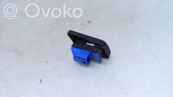 Volkswagen PASSAT B6 Central locking switch button 3C0962125