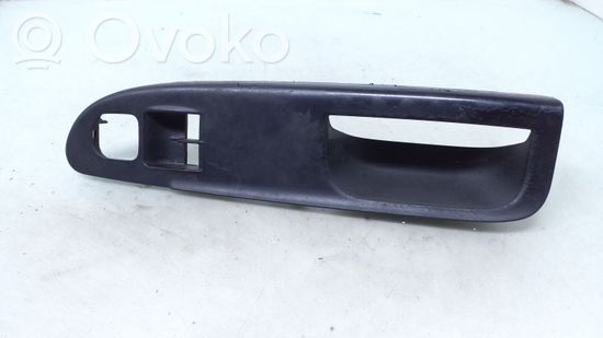 Volkswagen PASSAT B6 Front door interior handle trim 3C1867171A