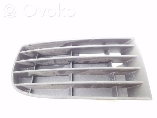 Volkswagen Golf V Front bumper lower grill 1K0853665