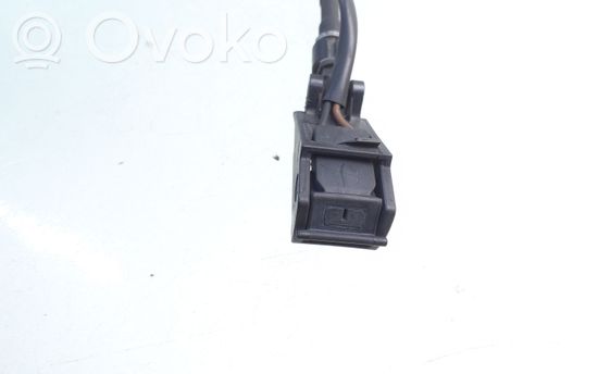 Volkswagen PASSAT B5.5 Windshield washer spray nozzle 6E0955986A