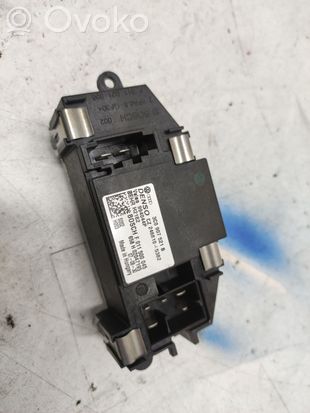 Volkswagen Golf V Heater blower motor/fan resistor 3C0907521B F011500045