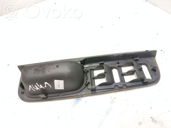 Volkswagen PASSAT B5.5 Front door interior handle trim 3B7867171