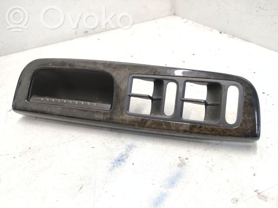 Volkswagen PASSAT B5.5 Front door interior handle trim 3B7867171
