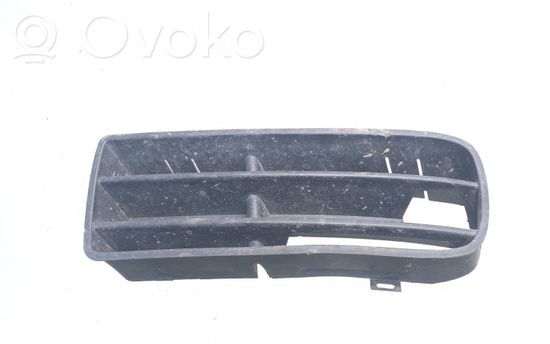 Volkswagen Golf IV Front bumper lower grill 1J0853665B