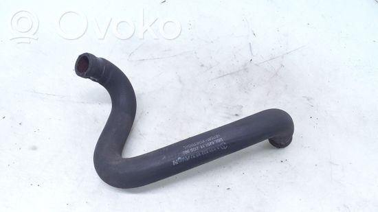 Mercedes-Benz Vito Viano W639 Engine coolant pipe/hose A6398321023