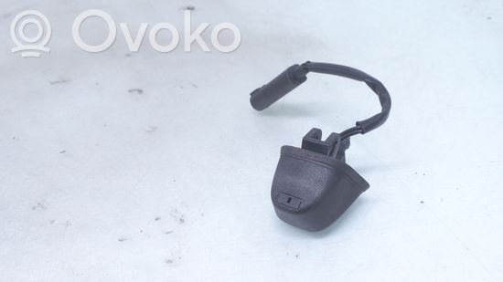 BMW 3 E90 E91 Windshield washer spray nozzle 7131299