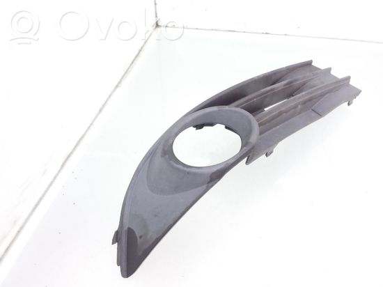 Volkswagen Touran I Front fog light trim/grill 1T0853665F