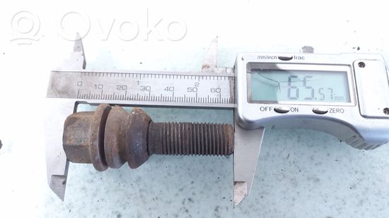 Volkswagen Transporter – Caravelle T5 Nuts/bolts