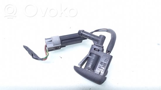 BMW 3 E46 Windshield washer spray nozzle 7056731