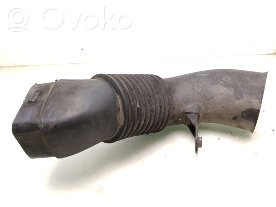 BMW 5 E60 E61 Air intake duct part 7790056