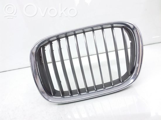 BMW 5 E39 Front grill 8159313 8159311